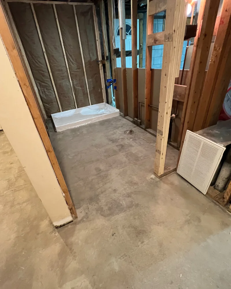 epoxy-bathroom-before